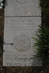 Wimereux Communal Cemetery - Looker, Geoffrey Vernon Rogers
