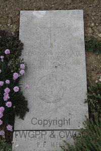 Wimereux Communal Cemetery - Lowe, J