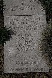 Wimereux Communal Cemetery - MacDonald, Donald John