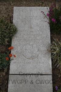 Wimereux Communal Cemetery - Maguire, John Arthur