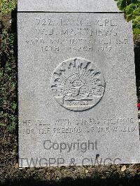 Wimereux Communal Cemetery - Matthews, William James