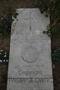 Wimereux Communal Cemetery - McIntosh, John