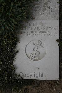 Wimereux Communal Cemetery - Miles, Harold