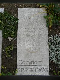 Wimereux Communal Cemetery - McIntyre, P