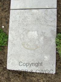 Wimereux Communal Cemetery - McIntyre, Robert