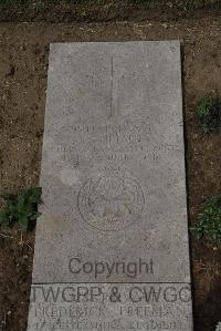 Wimereux Communal Cemetery - Nelson, R
