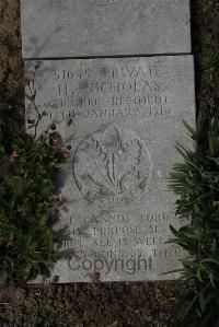 Wimereux Communal Cemetery - Nicholas, Henry