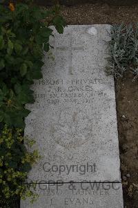 Wimereux Communal Cemetery - Oakes, J R