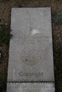 Wimereux Communal Cemetery - Oldham, Harvey