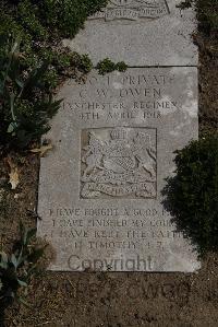 Wimereux Communal Cemetery - Owen, Charles William
