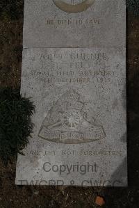 Wimereux Communal Cemetery - Peet, Thomas