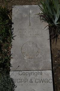 Wimereux Communal Cemetery - Pettitt, Arthur James