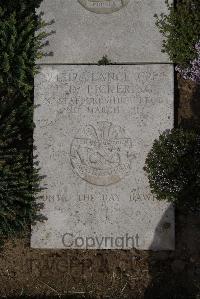 Wimereux Communal Cemetery - Pickering, John Dixon