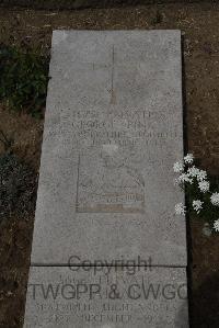 Wimereux Communal Cemetery - Pink, George