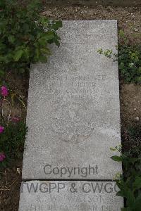 Wimereux Communal Cemetery - Porter, F E