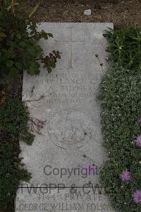 Wimereux Communal Cemetery - Potter, Edward