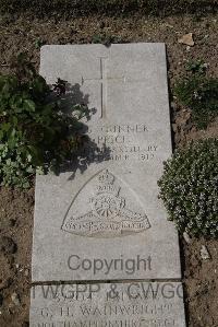 Wimereux Communal Cemetery - Price, A