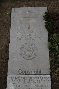 Wimereux Communal Cemetery - Price, E