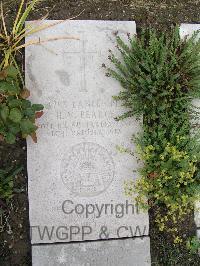 Wimereux Communal Cemetery - Pearce, Henry Varcoe