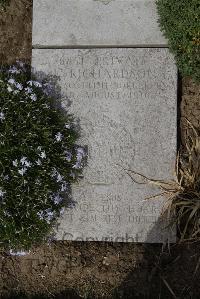 Wimereux Communal Cemetery - Richardson, John