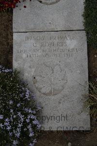 Wimereux Communal Cemetery - Roberts, Griffith