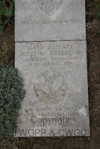 Wimereux Communal Cemetery - Robinson, Austin