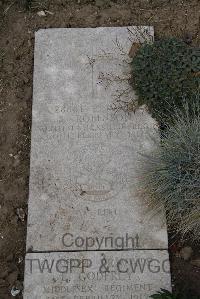 Wimereux Communal Cemetery - Robinson, Samuel
