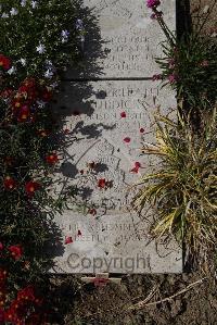 Wimereux Communal Cemetery - Ruddick, Thomas