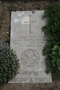 Wimereux Communal Cemetery - Shiell, John Dodds