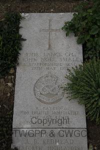 Wimereux Communal Cemetery - Smale, John Noel