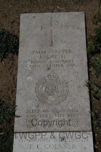 Wimereux Communal Cemetery - Smith, John
