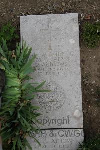 Wimereux Communal Cemetery - Squires, George
