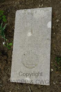 Wimereux Communal Cemetery - Scholes, John Ernest