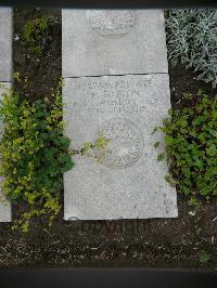 Wimereux Communal Cemetery - Sutton, Francis