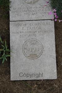 Wimereux Communal Cemetery - Taylor, Edward