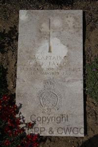 Wimereux Communal Cemetery - Taylor, Gilbert Leslie Frederick