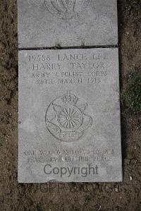 Wimereux Communal Cemetery - Taylor, Harry