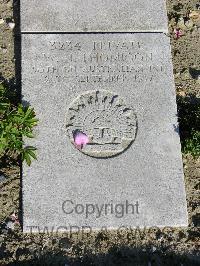 Wimereux Communal Cemetery - Thompson, W N