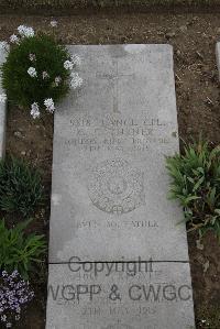 Wimereux Communal Cemetery - Turner, Gordon Francis
