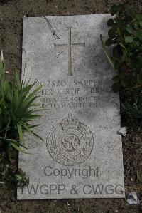 Wimereux Communal Cemetery - Turner, Walter Bertie