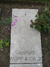 Wimereux Communal Cemetery - Thompson, Victor Albert