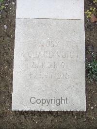 Wimereux Communal Cemetery - Voigt, Richard