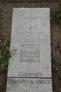 Wimereux Communal Cemetery - Walker, Bertie