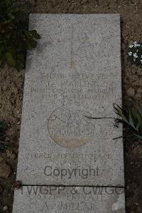 Wimereux Communal Cemetery - Walling, Thomas