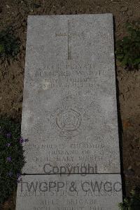 Wimereux Communal Cemetery - Warth, Bernard