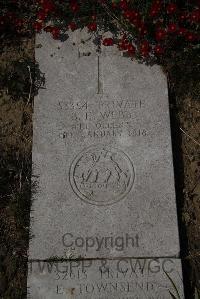Wimereux Communal Cemetery - Webb, Benjamin Edward