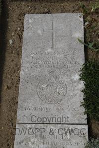 Wimereux Communal Cemetery - Whillans, Thomas Wood