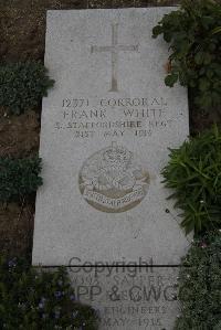 Wimereux Communal Cemetery - White, Frank