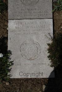 Wimereux Communal Cemetery - Williams, Shirley Nesbit