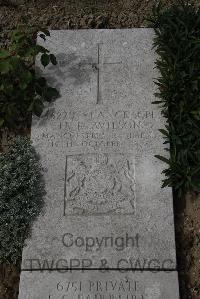 Wimereux Communal Cemetery - Wilson, Hubert Edward